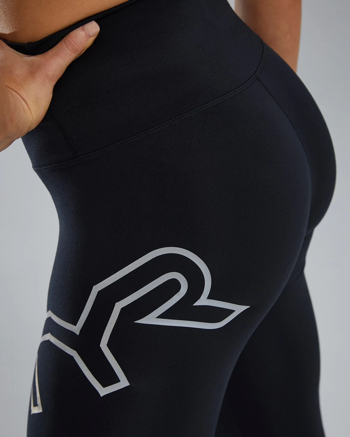 TYR Base Kinetic™ Women's High-Rise Full Length Logo Leggings - Solid 7 TYR Base Kinetic™ Women's High-Rise Full Length Logo Leggings - Solid - Image 7