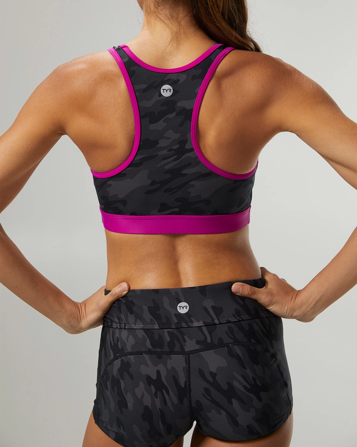 TYR Durafast Elite® Women's Lyn Racerback - Blackout Camo 8 TYR Durafast Elite® Women's Lyn Racerback - Blackout Camo - Image 8