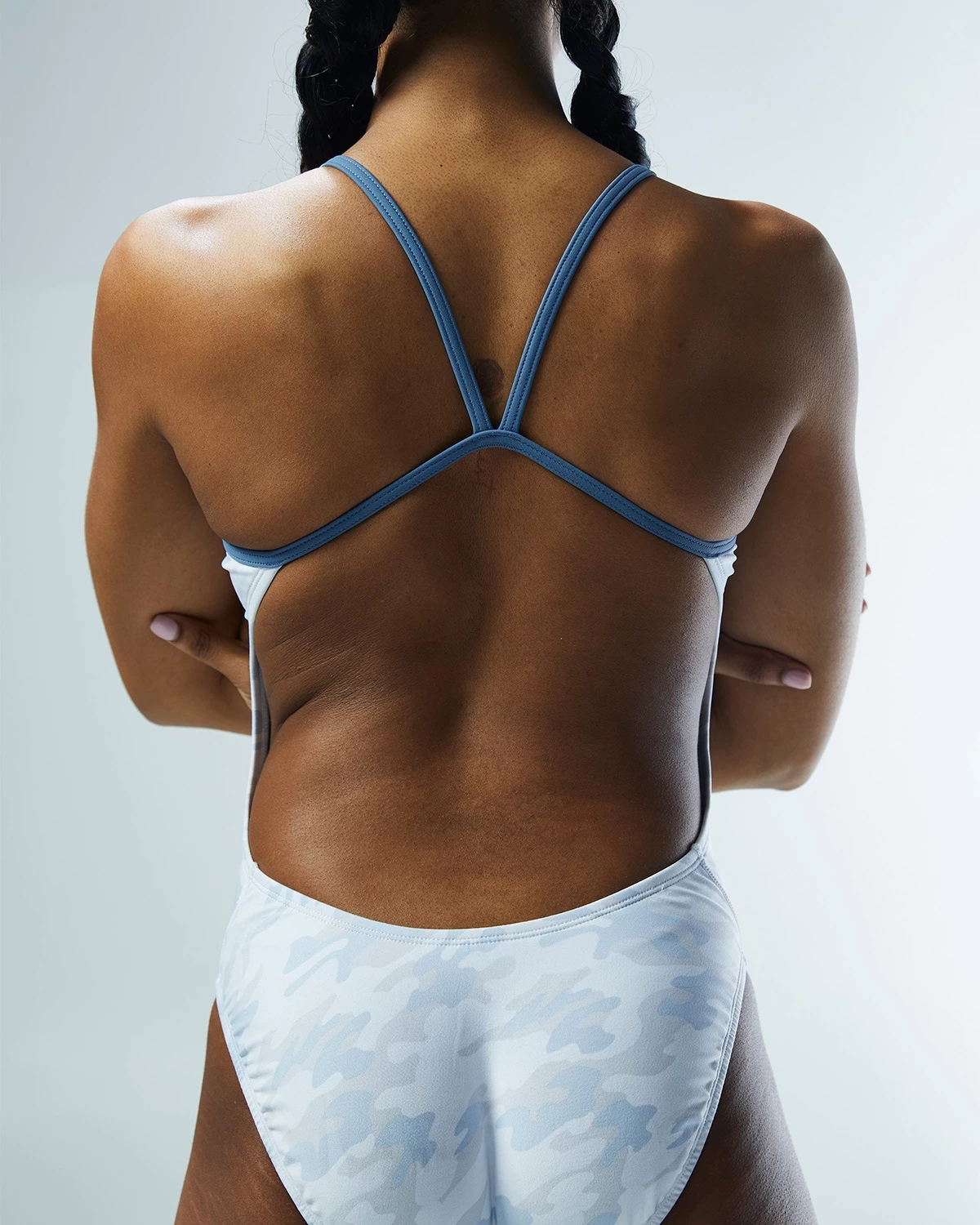 TYR Durafast Elite® Women's Cutoutfit Swimsuit - Whiteout Camo 10 TYR Durafast Elite® Women's Cutoutfit Swimsuit - Whiteout Camo - Image 10