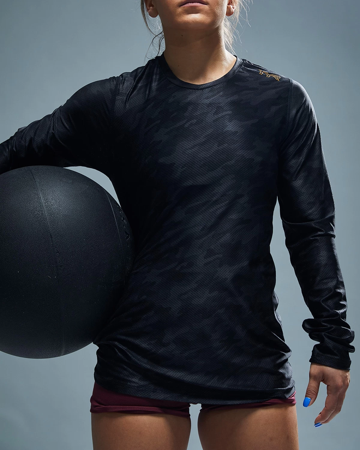 TYR Airtec™ Women's Long Sleeve Tee - Blackout Camo 7 TYR Airtec™ Women's Long Sleeve Tee - Blackout Camo - Image 7