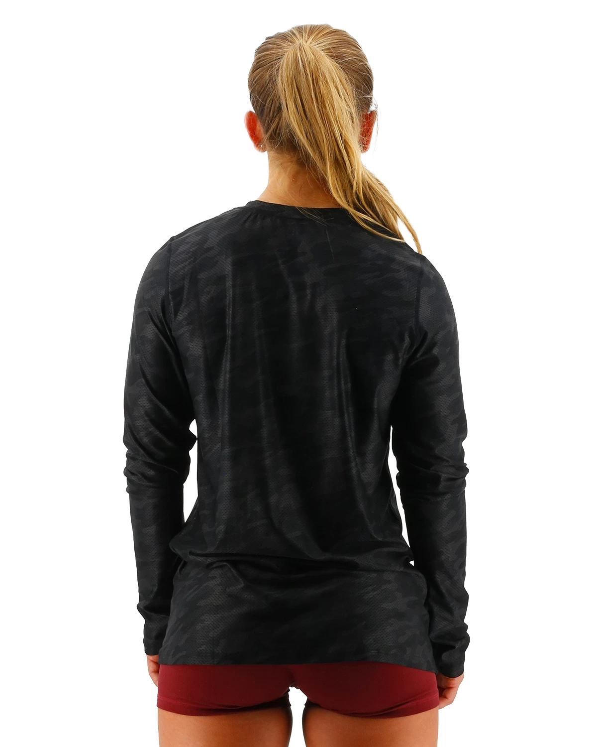 TYR Airtec™ Women's Long Sleeve Tee - Blackout Camo 2 TYR Airtec™ Women's Long Sleeve Tee - Blackout Camo - Image 2