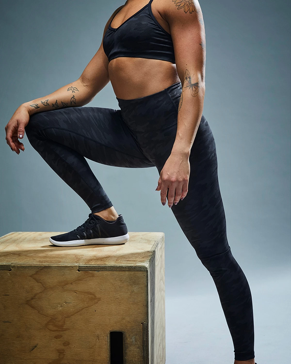 TYR Base Kinetic™ Women's High-Rise Full Length Leggings- Blackout Camo 7 TYR Base Kinetic™ Women's High-Rise Full Length Leggings- Blackout Camo - Image 7