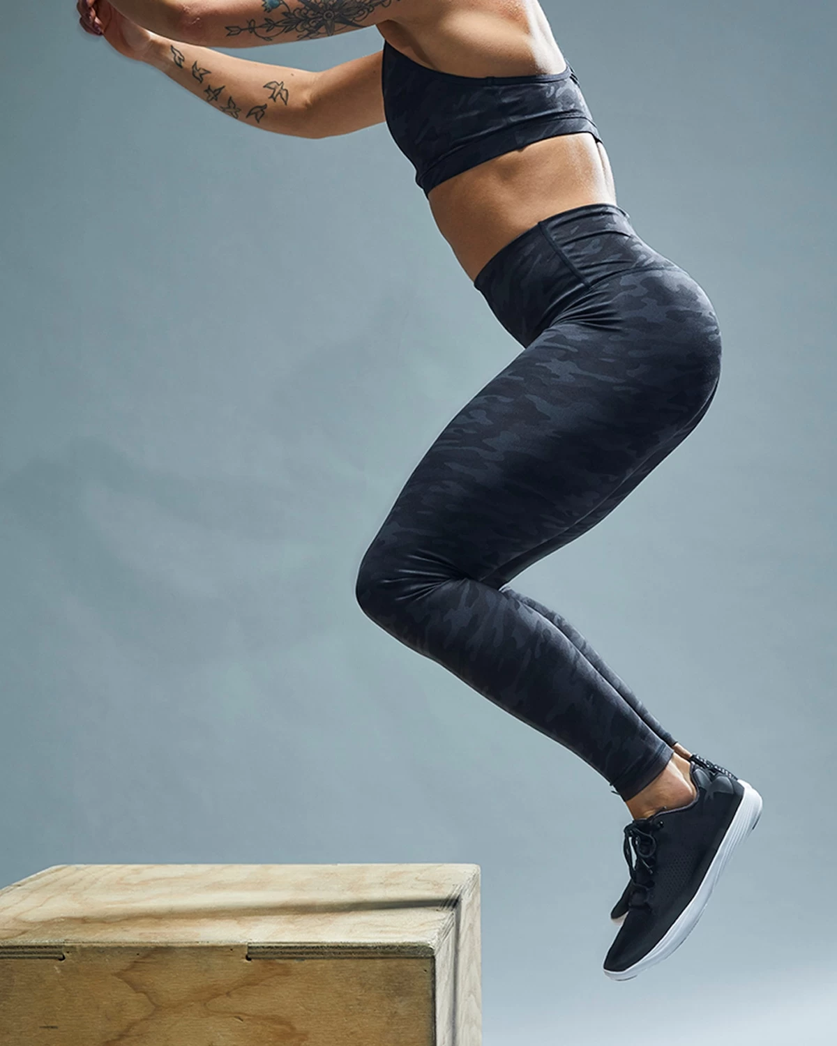 TYR Base Kinetic™ Women's High-Rise Full Length Leggings- Blackout Camo 8 TYR Base Kinetic™ Women's High-Rise Full Length Leggings- Blackout Camo - Image 8