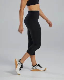 TYR Base Kinetic™ Women's High-Rise 3/4 Logo Leggings - Solid 11 TYR Base Kinetic™ Women's High-Rise 3/4 Logo Leggings - Solid -Tyr FTTHRL3A 001 alt04