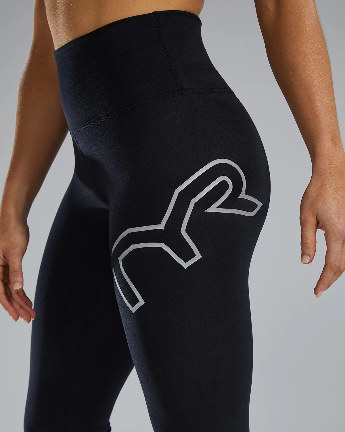 TYR Base Kinetic™ Women's High-Rise 3/4 Logo Leggings - Solid 5 TYR Base Kinetic™ Women's High-Rise 3/4 Logo Leggings - Solid - Image 5