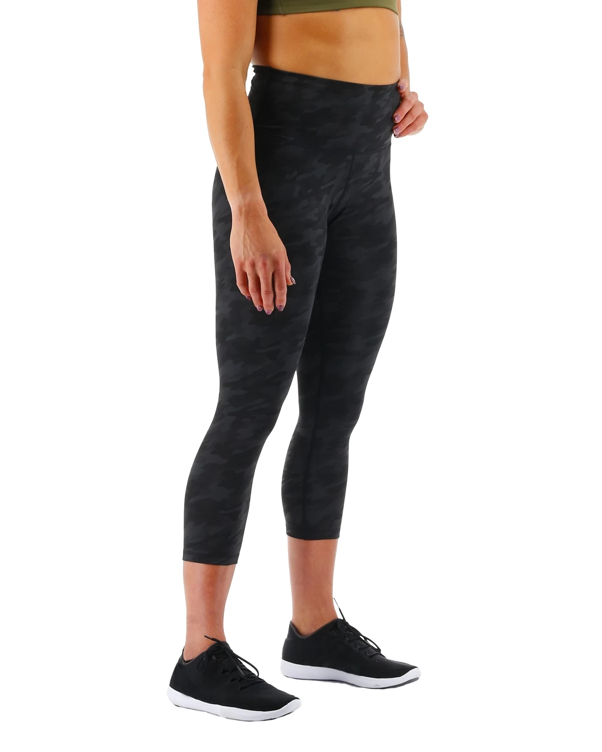 TYR Base Kinetic™ Women's High-Rise 3/4 Leggings - Blackout Camo 7 TYR Base Kinetic™ Women's High-Rise 3/4 Leggings - Blackout Camo - Image 7