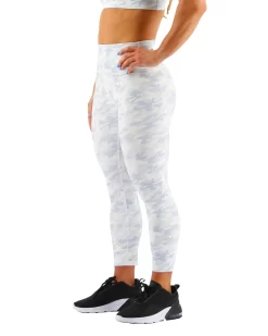 TYR Base Kinetic™ Women's High-Rise 3/4 Leggings - Whiteout Camo 13 TYR Base Kinetic™ Women's High-Rise 3/4 Leggings - Whiteout Camo -Tyr FTTMRW3A 100 alt04