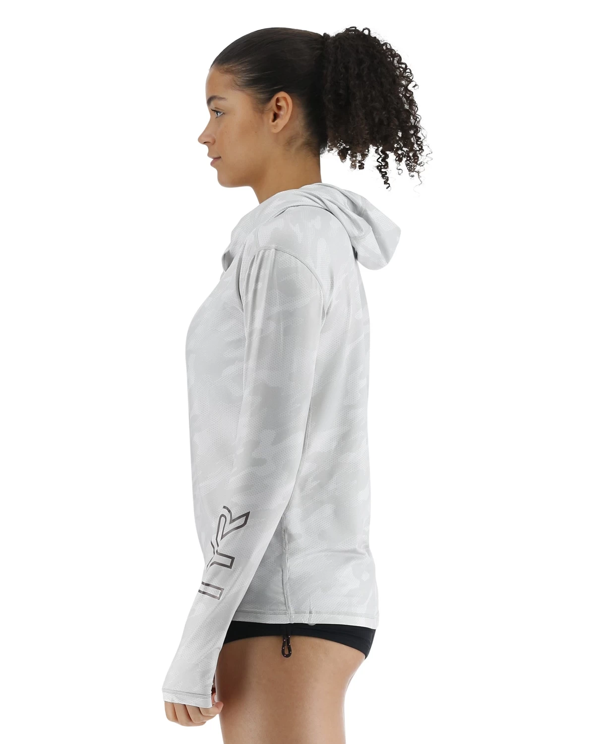 TYR SunDefense™ Women's Vented Hooded Shirt - Camohex 3 TYR SunDefense™ Women's Vented Hooded Shirt - Camohex - Image 3