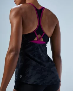 TYR Durafast Elite® Women's Taylor Tank - Blackout Camo 19 TYR Durafast Elite® Women's Taylor Tank - Blackout Camo -Tyr TTAFBC7A 001 alt10