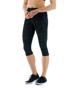 TYR Base Kinetic™ Women's Mid-Rise Logo Cropped Leggings - Blackout Camo 8 TYR Base Kinetic™ Women's Mid-Rise Logo Cropped Leggings - Blackout Camo -Tyr ftccb3a 001 alt03 2 3