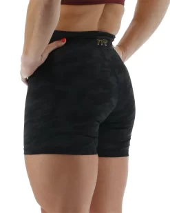 TYR Base Kinetic™ Women's High-Rise 4" Shorts - Blackout Camo 8 TYR Base Kinetic™ Women's High-Rise 4" Shorts - Blackout Camo -Tyr ftfhsb3a 001 alt04