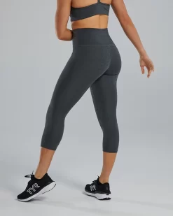 TYR Base Kinetic™ Women's High-Rise 3/4 Leggings - Solid 32 TYR Base Kinetic™ Women's High-Rise 3/4 Leggings - Solid -Tyr fttmrs3a 255 alt03