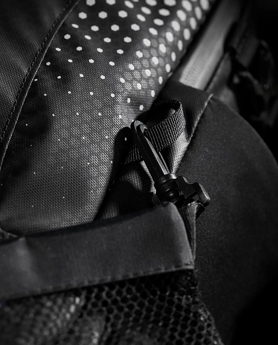 TYR Elite Team 24L Backpack 14 TYR Elite Team 24L Backpack - Image 14